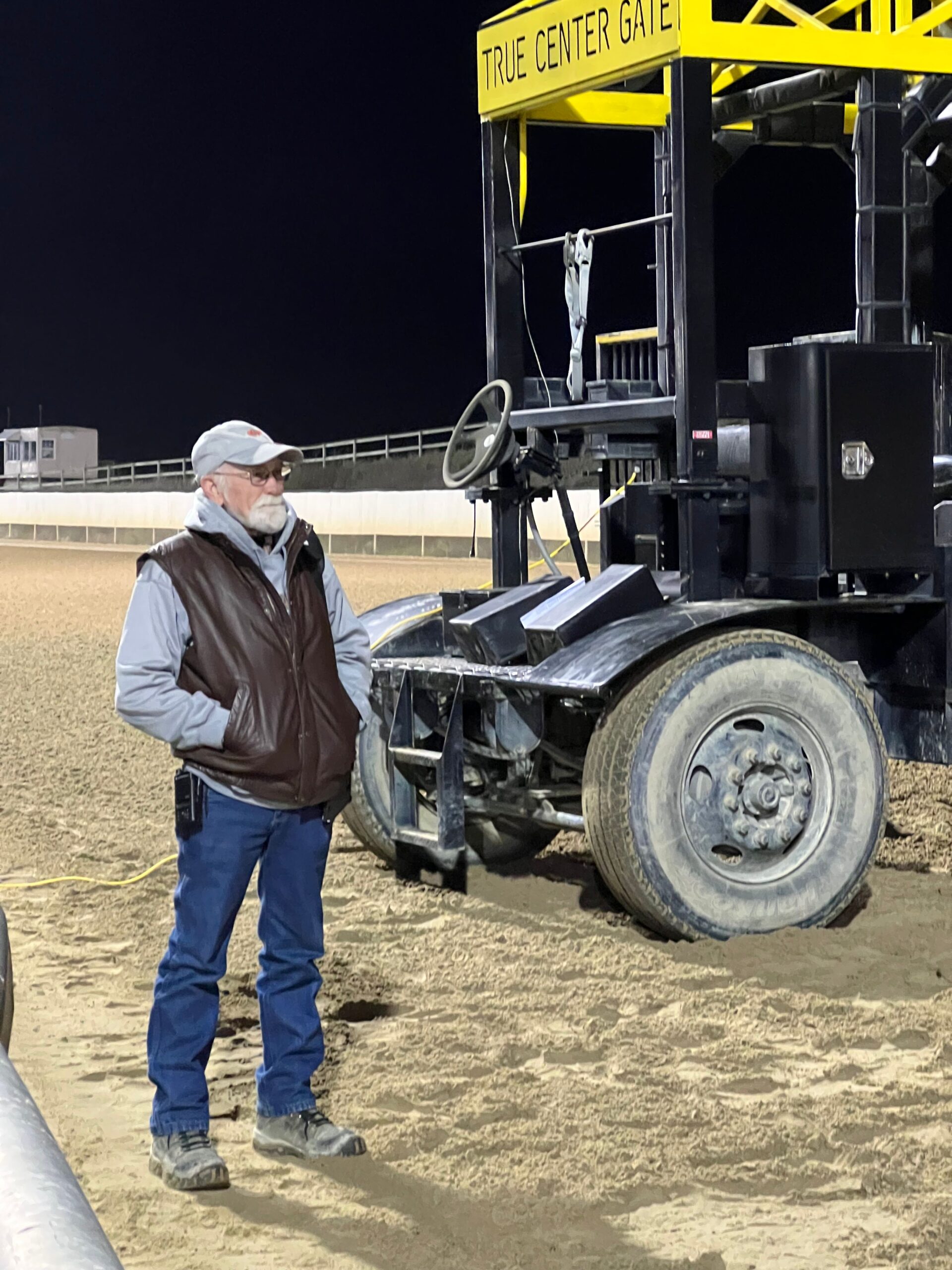 dr-jerry-pack-watching-over-the-horses-at-penn-national-the